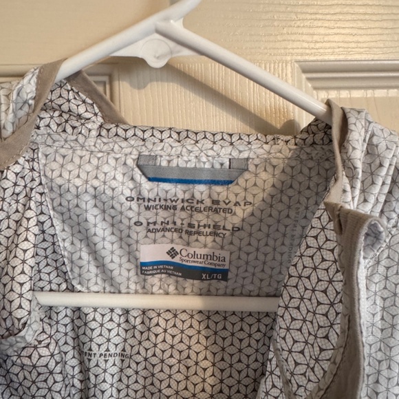 Ultra Light women's Columbia Omni Wick jacket. - Picture 4 of 5